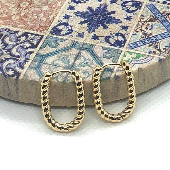 14K Gold Plated Twisted Rope Huggie Hoop Earrings U Shaped Hinge Clasp Small - Picture 1 of 8